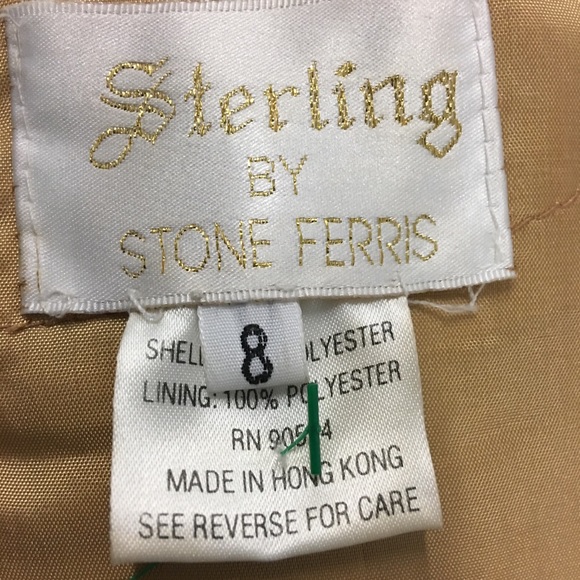 Gorgeous black evening dress.  V-neck pearls. - Picture 2 of 8